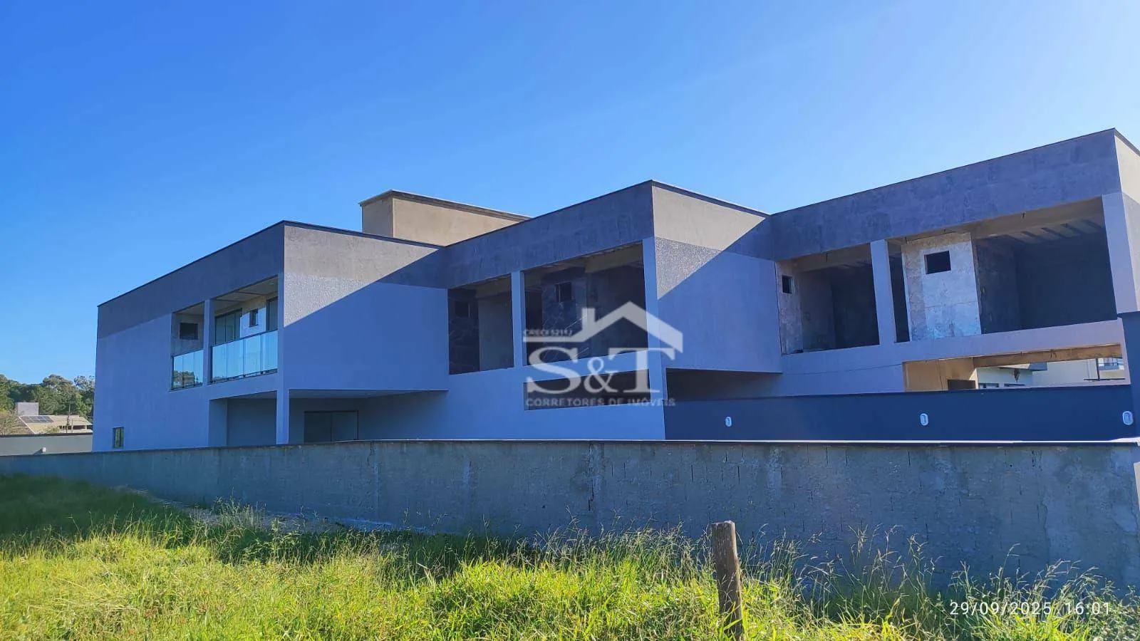 Promoção Sobrado com 3 suítes, amplo pátio, escritura pública! — foto 5