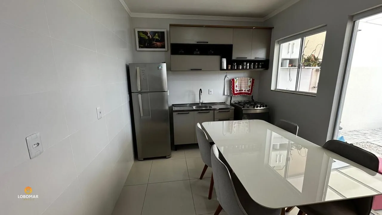 Sobrado com 2 suítes no Centro de Balneário Piçarras-SC. À venda por R$549.000,0 — foto 3