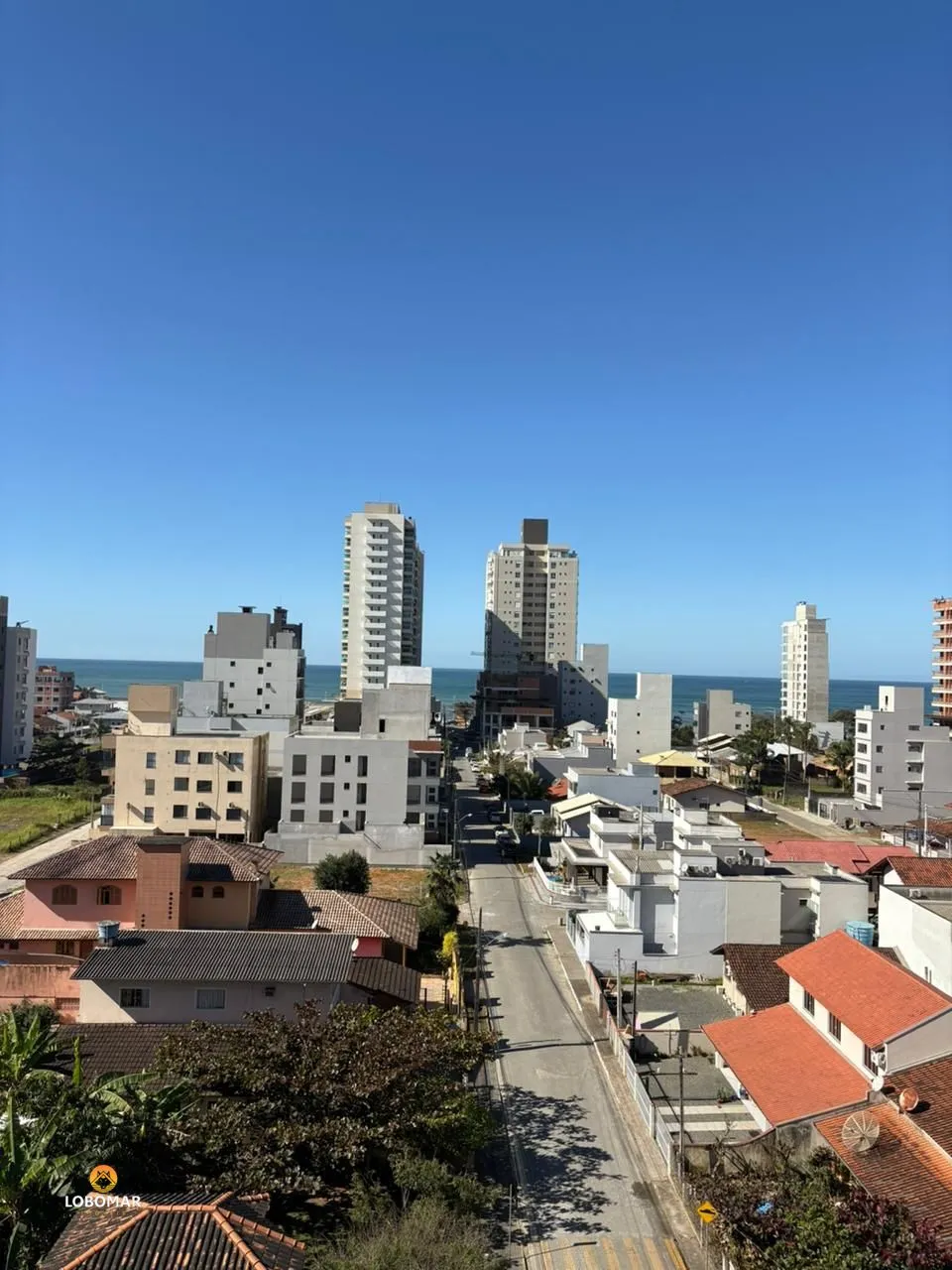 Apto em construção, comm 3 dormitórios, à apenas 350m do mar, no Itacolomi, Baln — foto 7