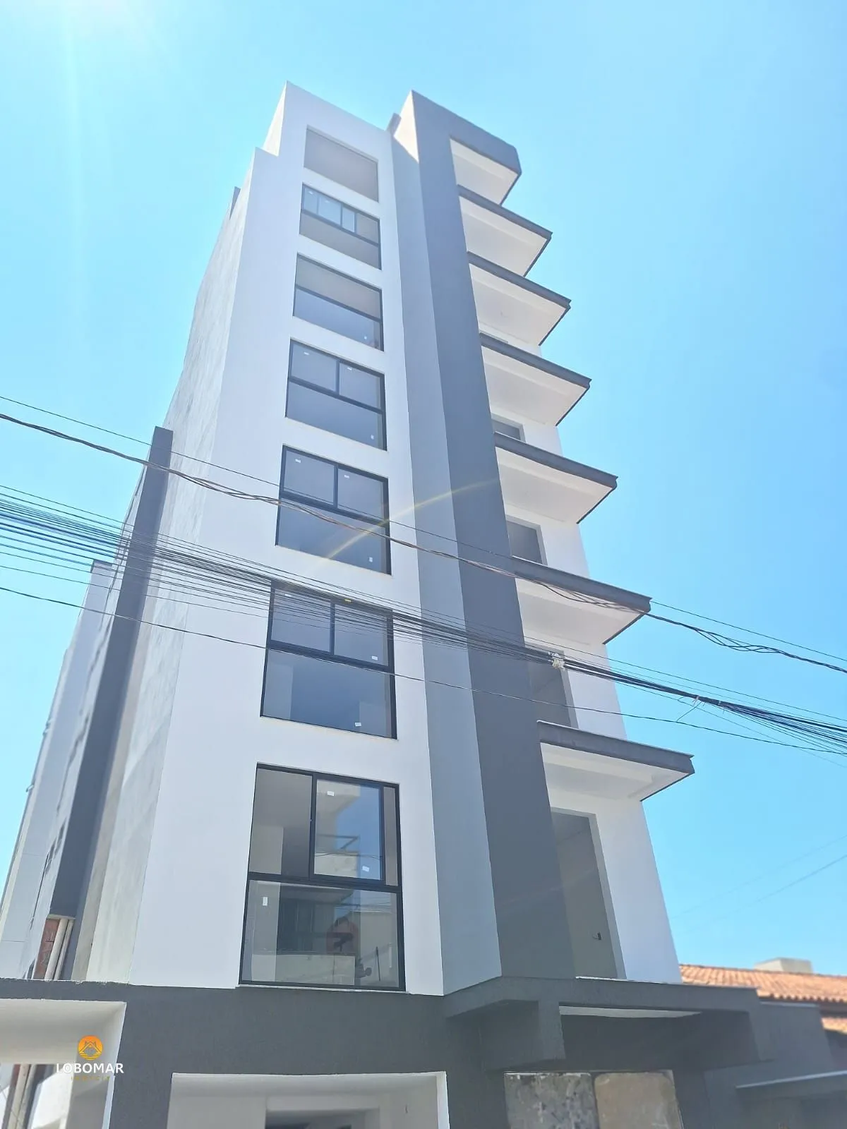 Apto em construção, comm 3 dormitórios, à apenas 350m do mar, no Itacolomi, Baln - foto 1