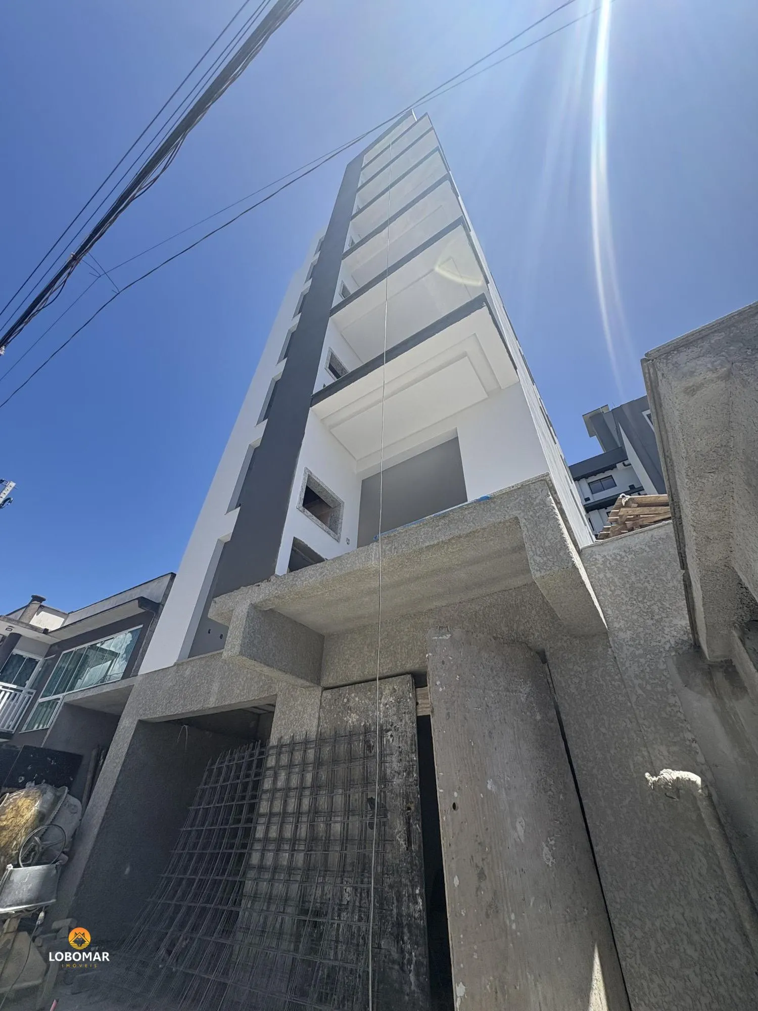 Apto em construção, comm 3 dormitórios, à apenas 350m do mar, no Itacolomi, Baln — foto 2