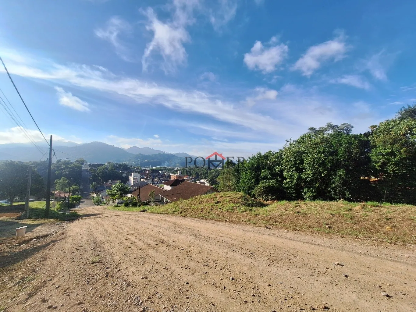 Ótima oportunidade de terreno alto no centro da Cidade de Pomerode, com linda vista da cidade, e 494,50m de área. Fazendo frente em 16,20m. - foto 1