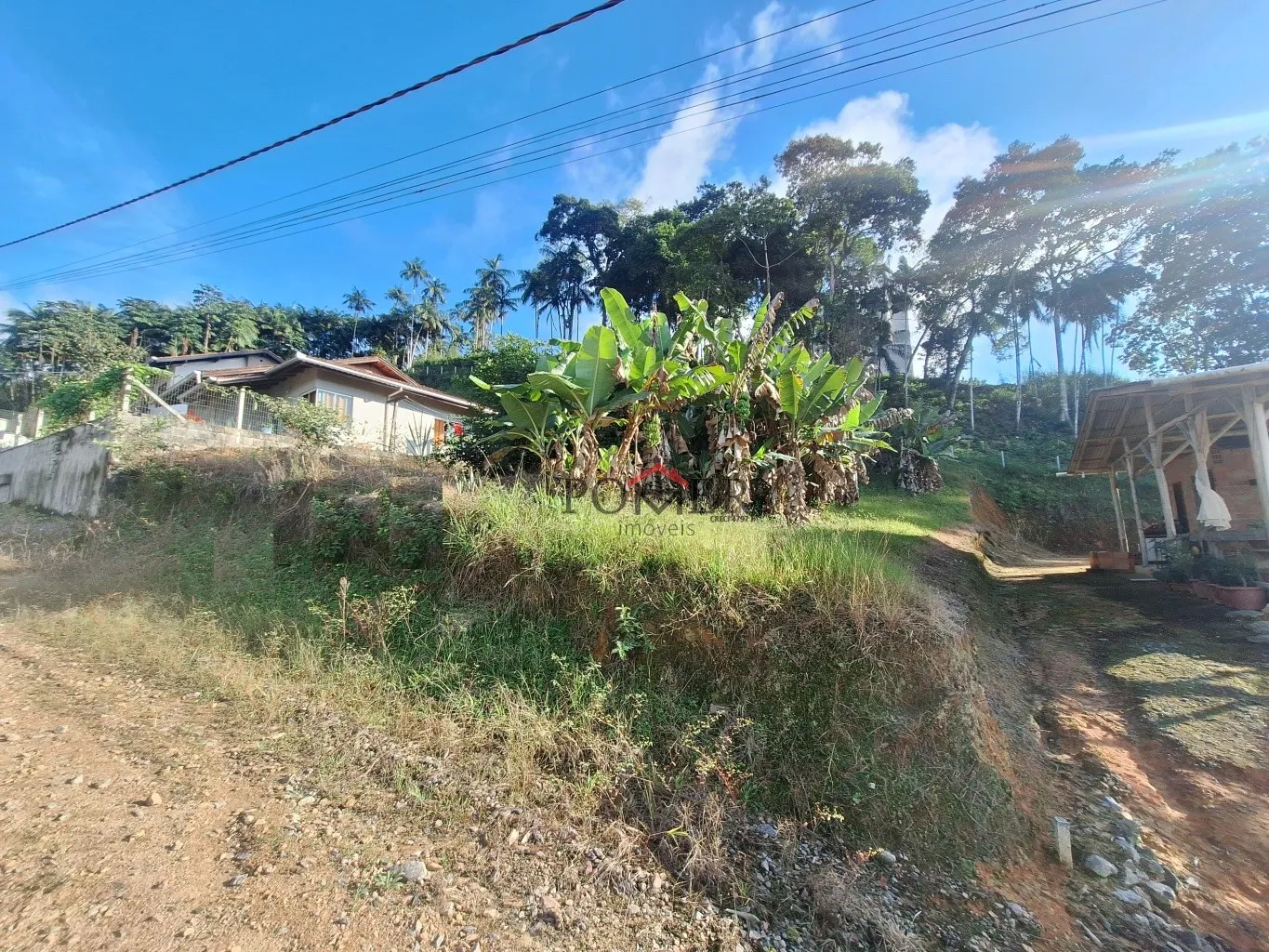 Ótima oportunidade de terreno alto no centro da Cidade de Pomerode, com linda vista da cidade, e 494,50m de área. Fazendo frente em 16,20m. — foto 4