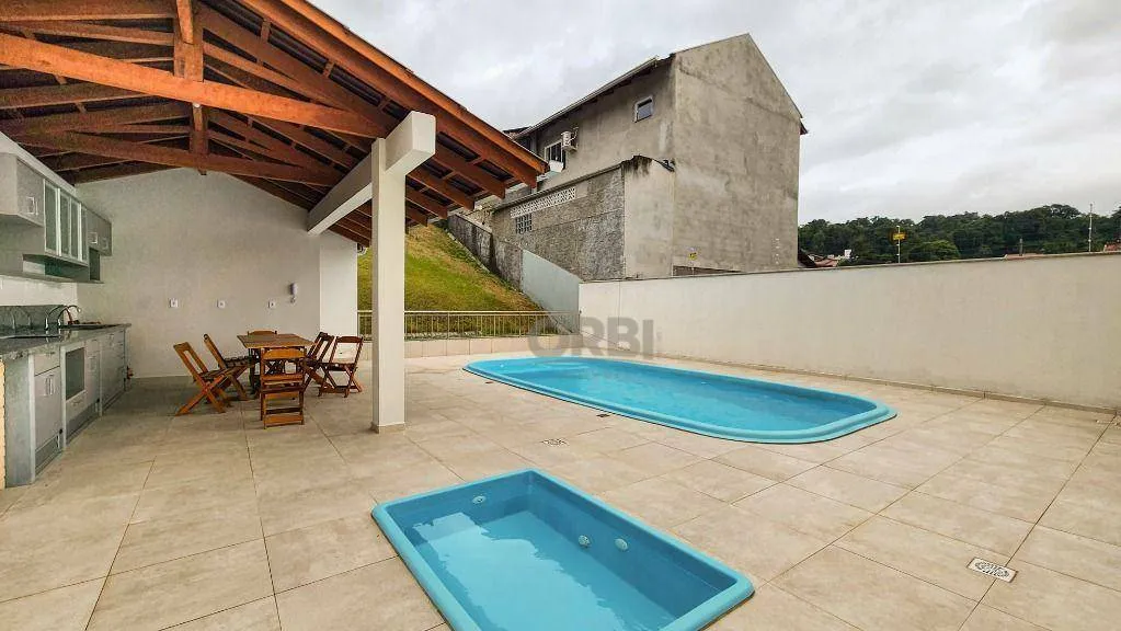 Sobrado Triplex com 2 dormitórios à venda, 137 m por R$ 500.000 - Água Verde - Blumenau/SC - foto 1