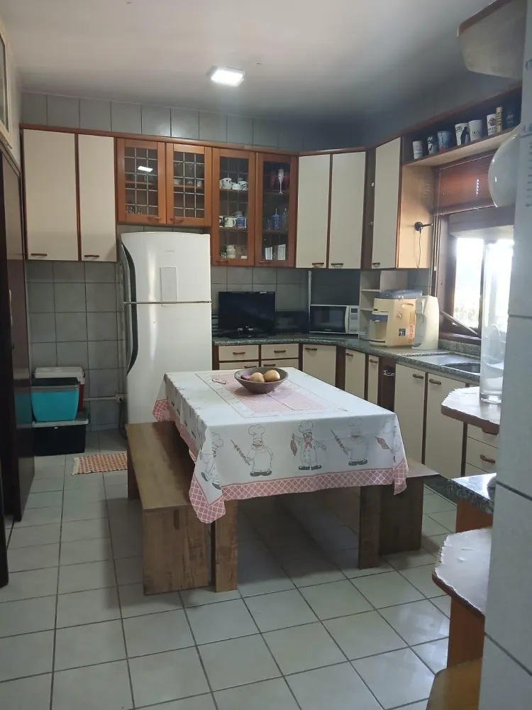 Casa com Piscina Semi Mobiliada no Bairro Fortaleza — foto 7