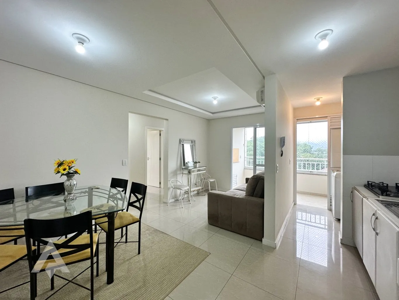 Apartamento mobiliado com 3 dormitórios à venda no Bairro Água Verde! — foto 2