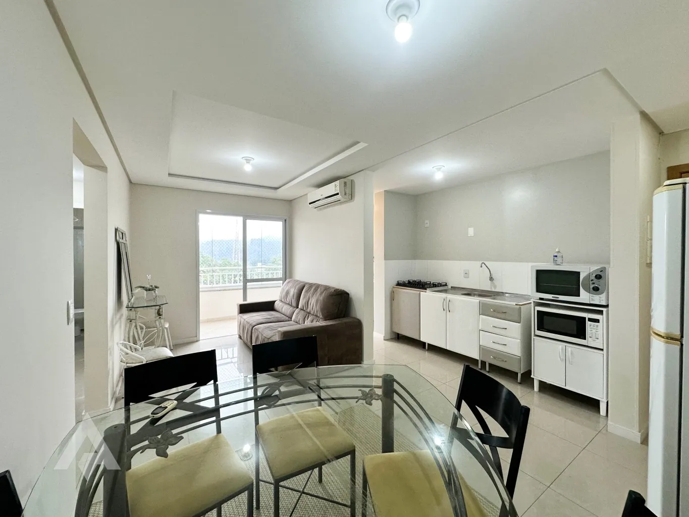Apartamento mobiliado com 3 dormitórios à venda no Bairro Água Verde! — foto 3