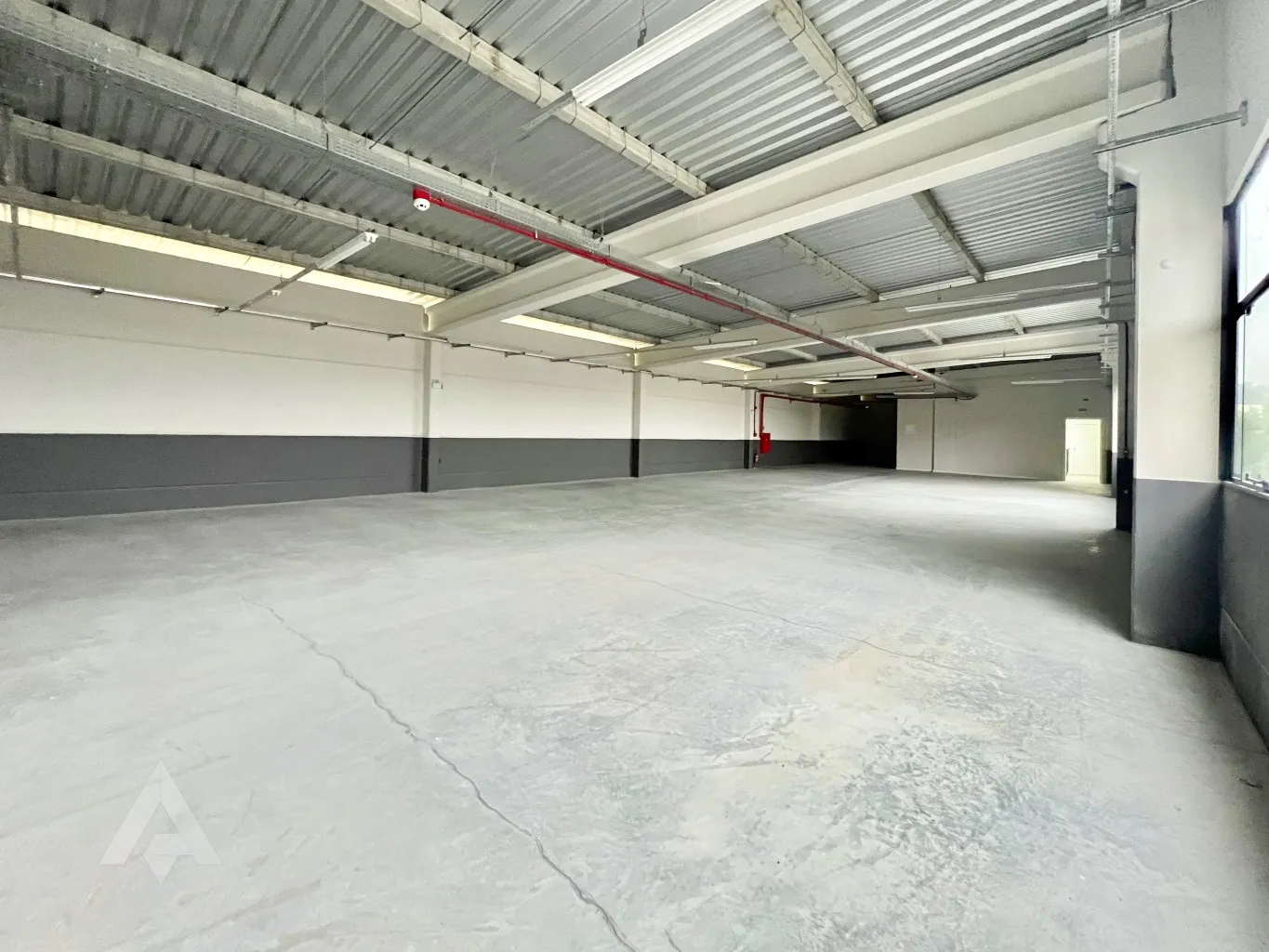 Sala Comercial de 300m para locação por R$ 6.950,00 - Bairro Do Salto - Blumenau- SC - foto 1