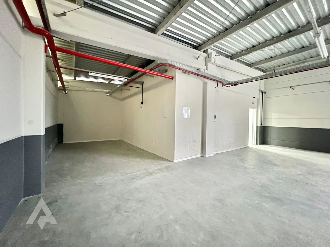 Sala Comercial de 300m para locação por R$ 6.950,00 - Bairro Do Salto - Blumenau- SC — foto 5