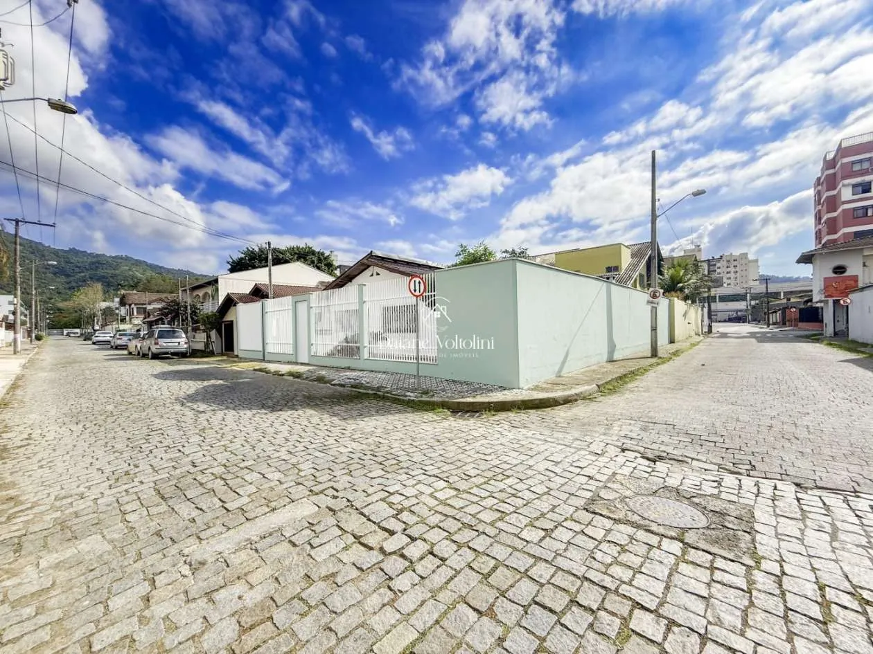 Casa para Venda em Blumenau, Garcia, 3 dormitórios, 1 suíte, 3 banheiros, 2 vagas - foto 1