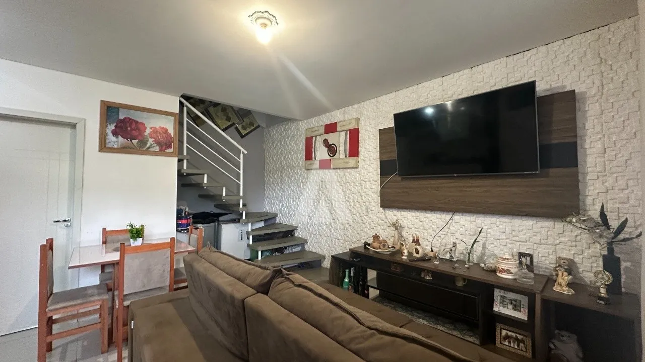 Sobrado Geminado com 2 quarto(s) à venda no bairro Costa E Silva em Joinville, por R$ 470.000.00. — foto 3