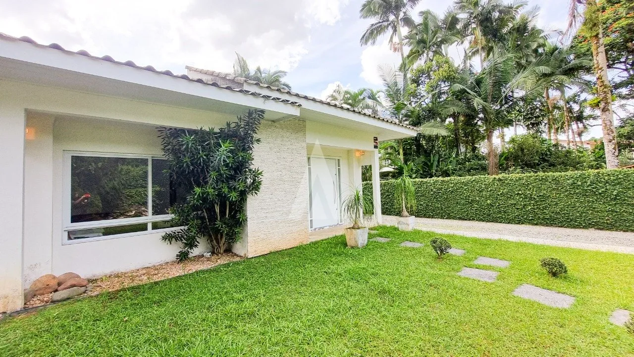 Casa em Condomínio com 1 suíte(s) mais 2 quarto(s) à venda no bairro SAGUACU em JOINVILLE, de R$ 1.500.000,00 por R$ 1.380.000,00 - foto 1