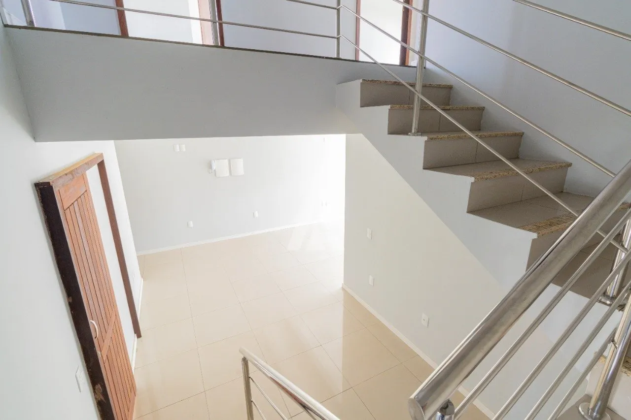 Sobrado em condomínio fechado com 1 suíte mais 2 quartos à venda no bairro Itaum em Joinville - SC, de R$480.000,00 — foto 4