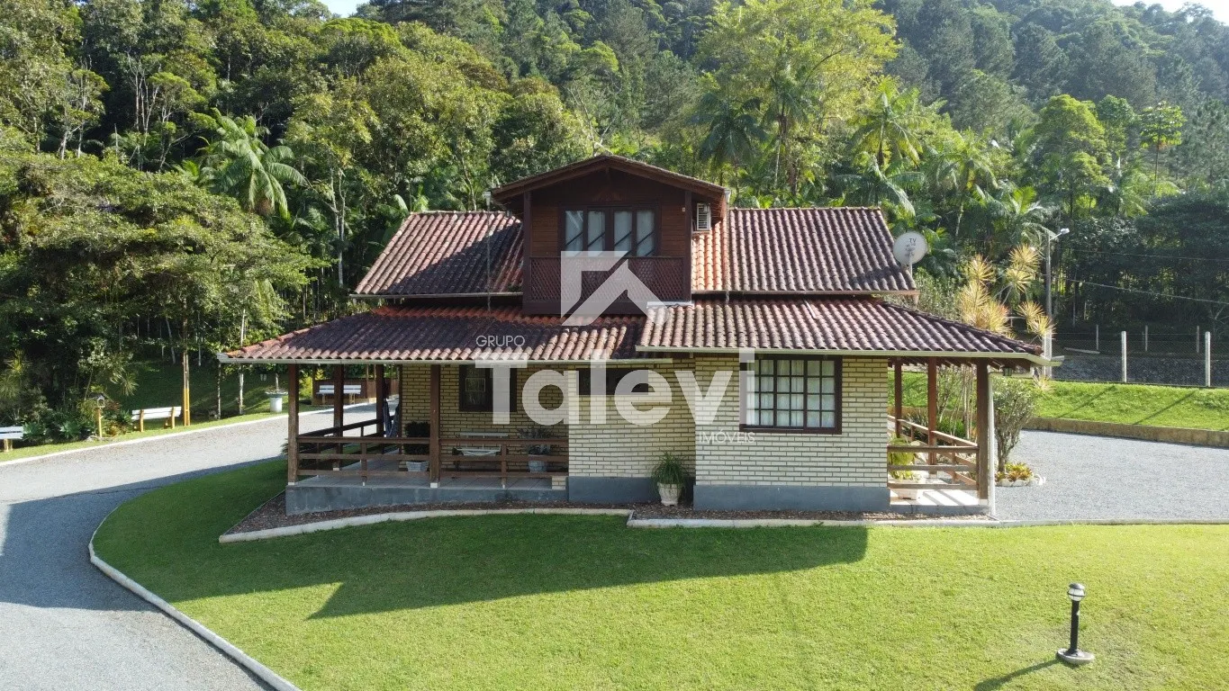 Refúgio Encantador em Meio à Natureza! Chácara Mobiliada de 46.498m com 3 Lagoas e Casa de Madeira em Testo Alto - Apenas 8 Minutos da Cidade. — foto 2