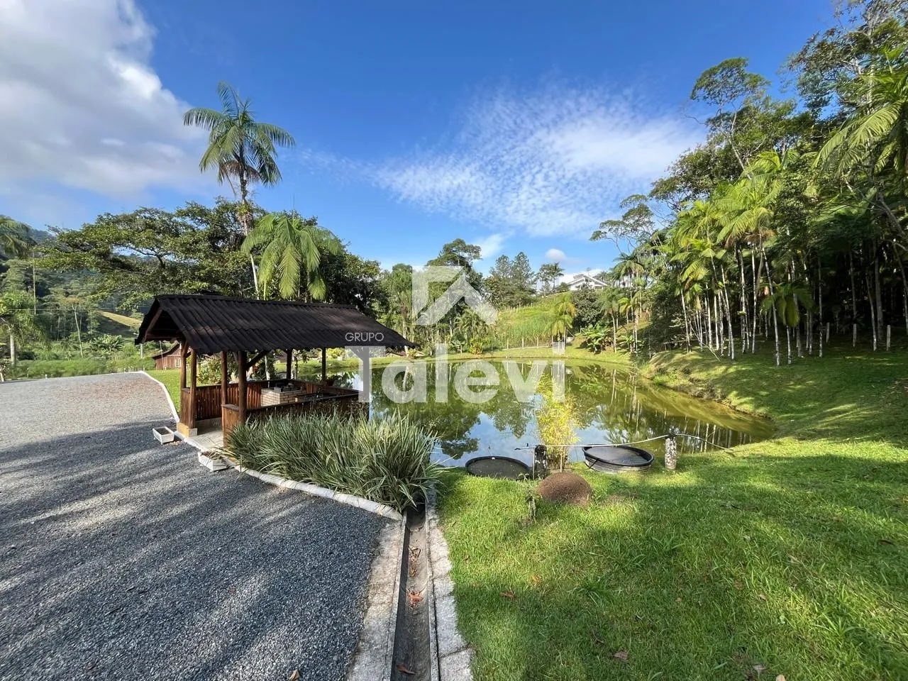 Refúgio Encantador em Meio à Natureza! Chácara Mobiliada de 46.498m com 3 Lagoas e Casa de Madeira em Testo Alto - Apenas 8 Minutos da Cidade. — foto 6