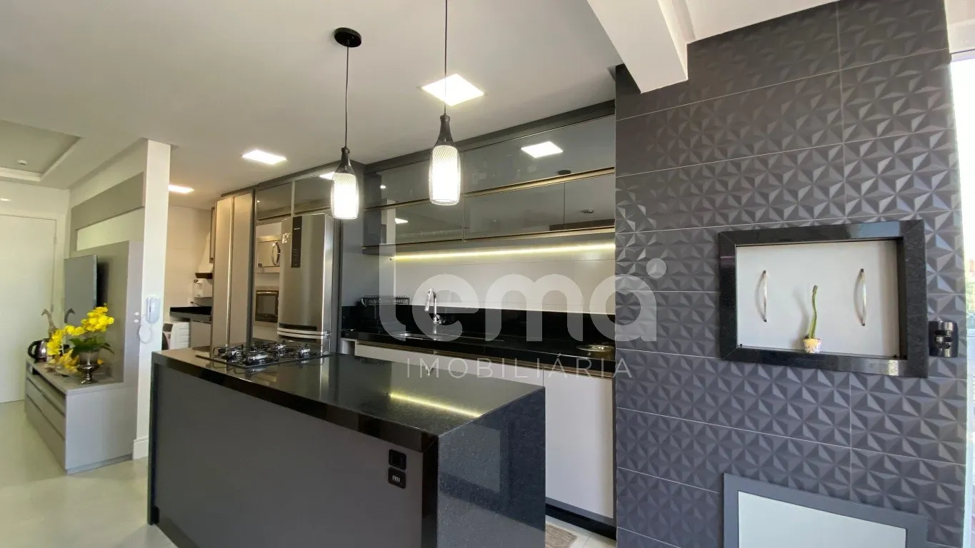Apartamento mobiliado e equipado com 3 dormitórios, sendo 1 suíte, próximo ao centro de Blumenau. - foto 1