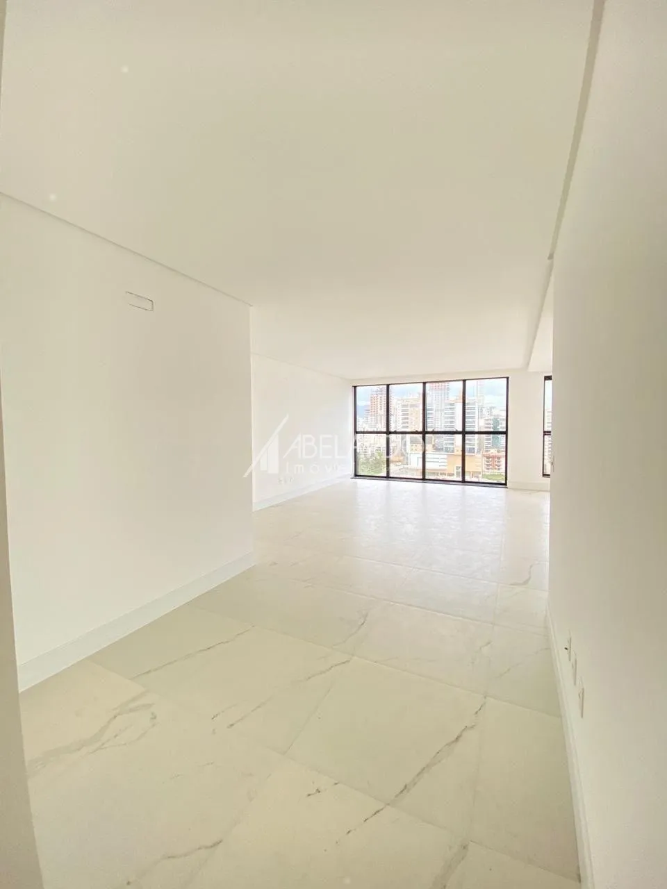 APARTAMENTO COM TRÊS SUÍTES E TRÊS VAGAS DE GARAGEM INDIVIDUAIS, QUADRA MAR - ITAPEMA/MEIA PRAIA — foto 7