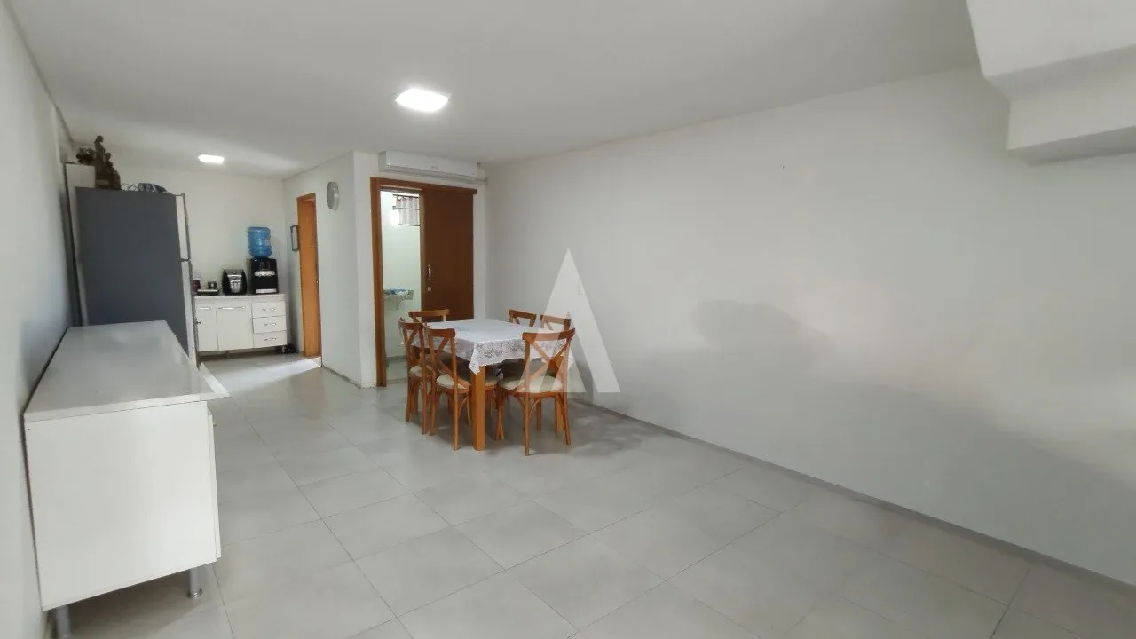 Sobrado Geminado com 3 suíte(s) à venda no bairro Costa E Silva em Joinville, por R$750.000.00. — foto 2