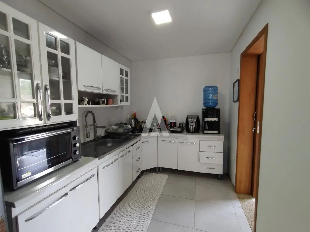Sobrado Geminado com 3 suíte(s) à venda no bairro Costa E Silva em Joinville, por R$750.000.00. — foto 4