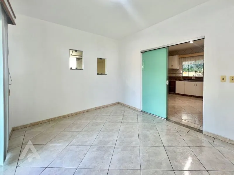 Casa à venda com amplo terreno e excelente localização no bairro Escola Agrícola! — foto 5
