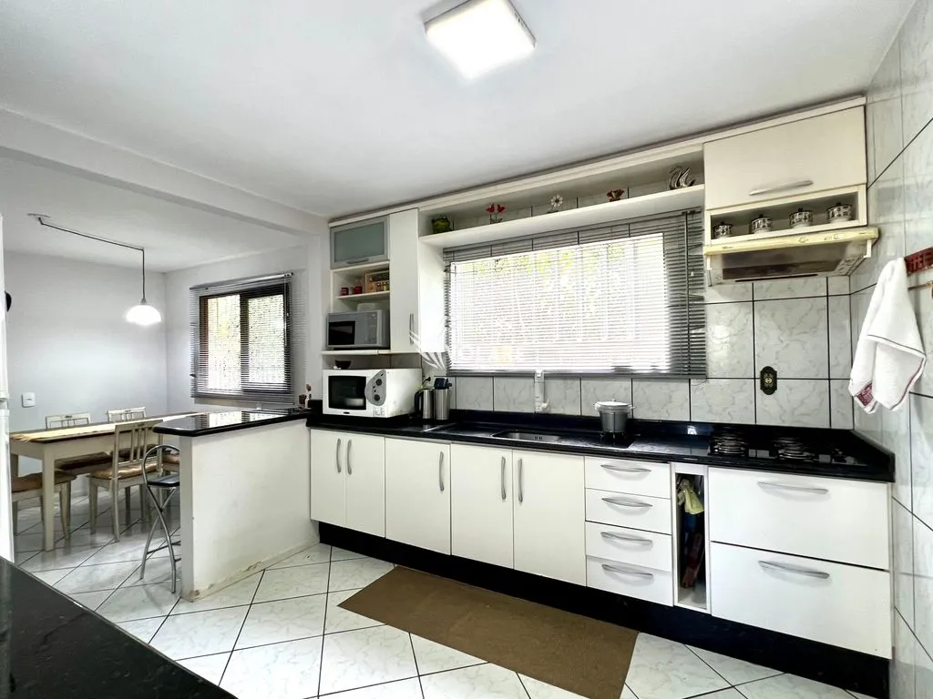 Casa 4 Quartos e 4 banheiros à Venda, próximo centro de Gaspar por R$ 750.000 — foto 5