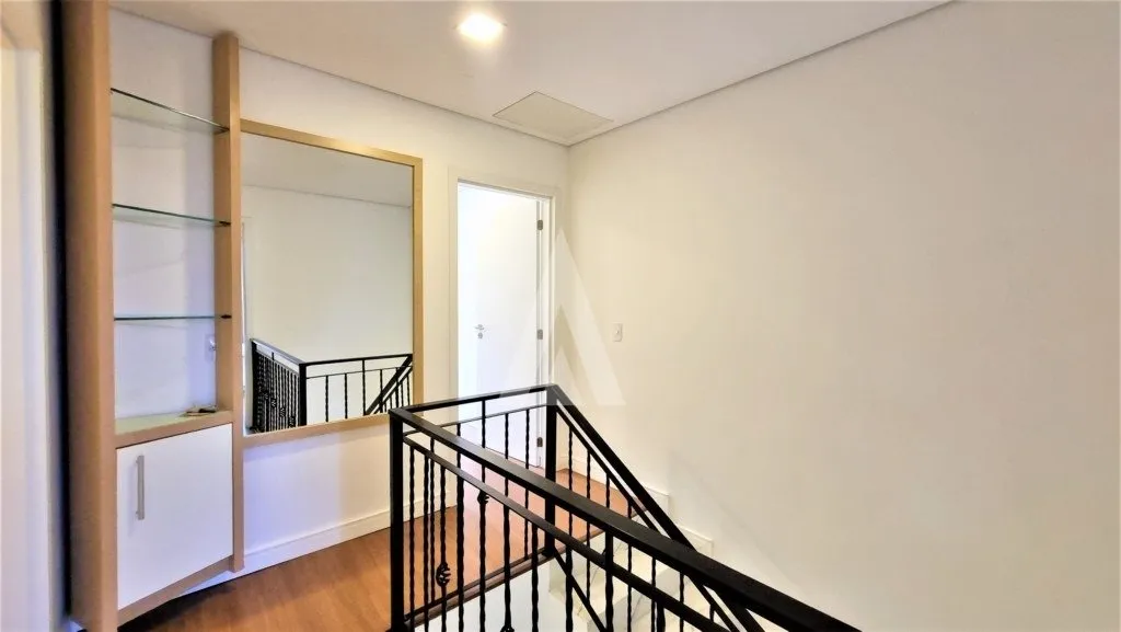 Casa Geminada com 1 suíte(s) mais 2 quarto(s) à venda no bairro Costa E Silva em Joinville, de de R$720.000,00 por R$684.000,00. — foto 3
