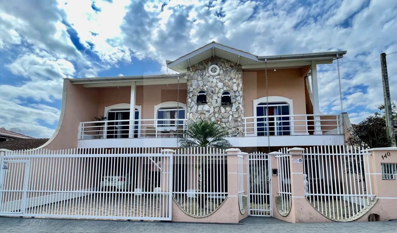 Casa semi mobiliada à venda no bairro Carijós - Indaial/SC - foto 1