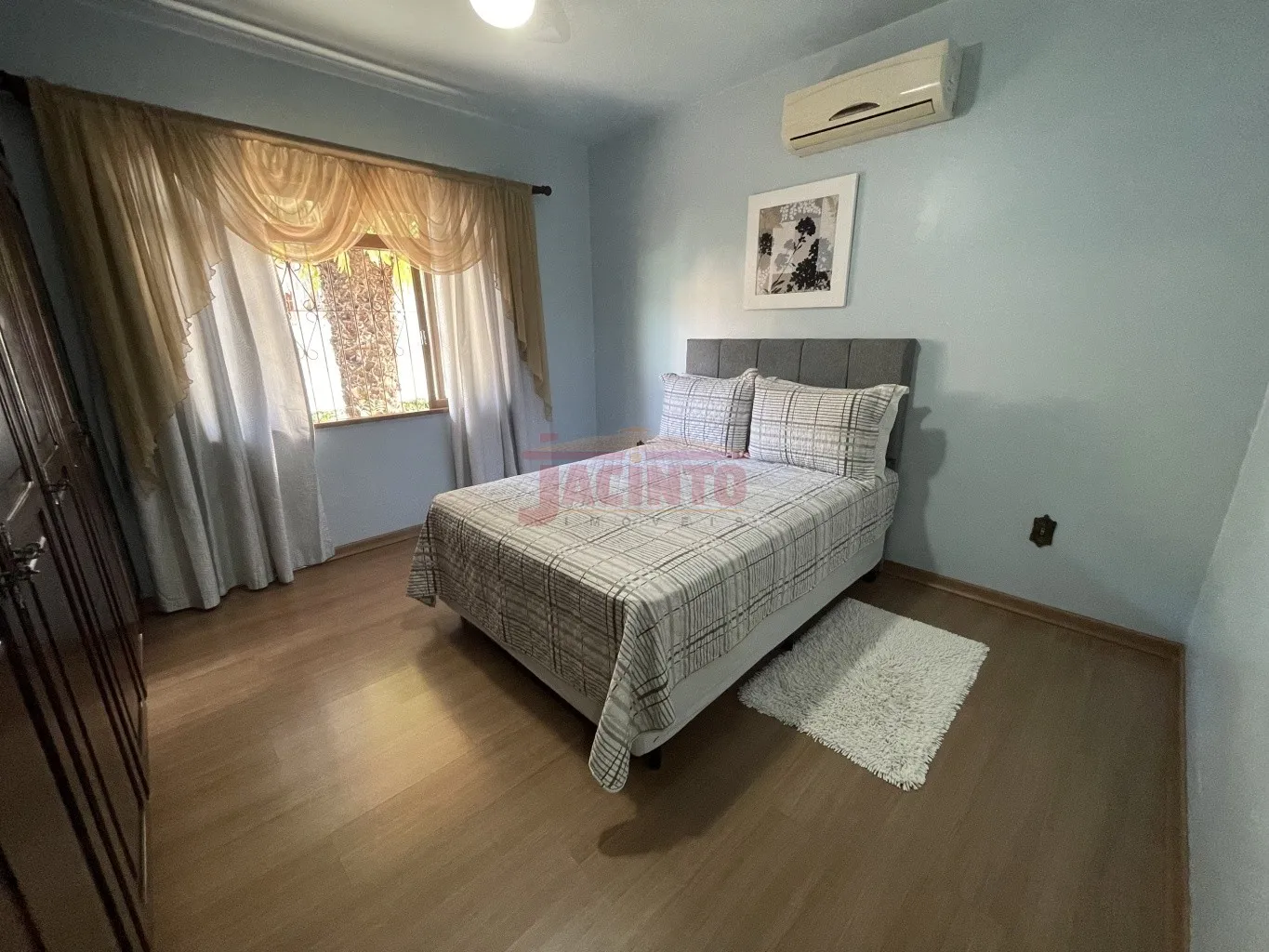 Casa alvenaria com lindo jardim, localizada na rua geral do bairro Tribess — foto 4