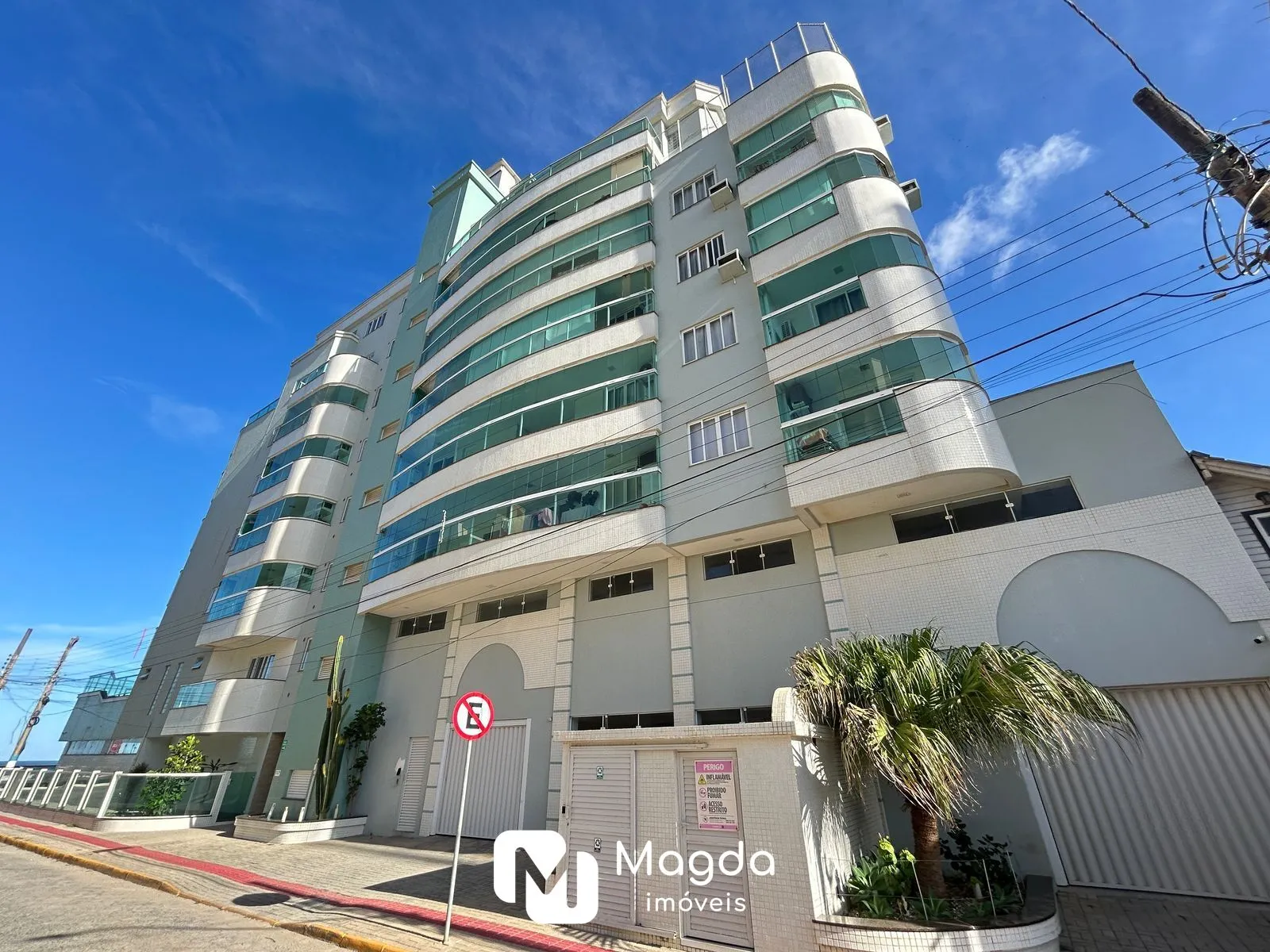 Viva o privilégio de morar à beira-mar, com elegância, conforto e uma vista simplesmente deslumbrante — foto 3