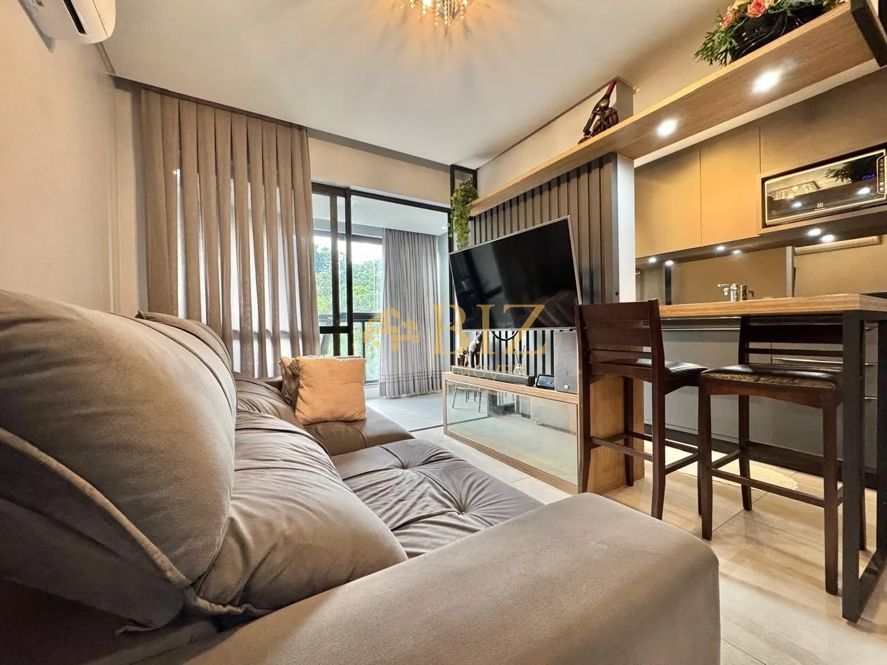Apartamento finamente mobiliado, com 2 dormitórios, sendo 1 suíte, no Bairro Fortaleza! - foto 1