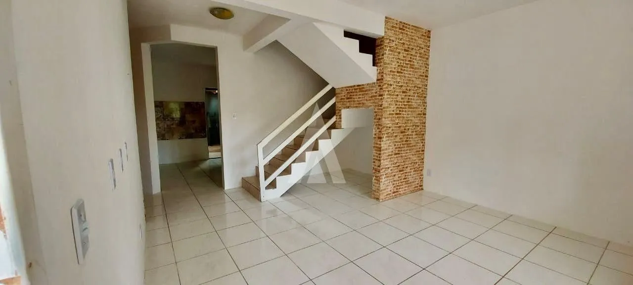 Sobrado Geminado com 4 quarto(s) à venda no bairro Pirabeiraba em Joinville, por R$ 650.000.00. — foto 7