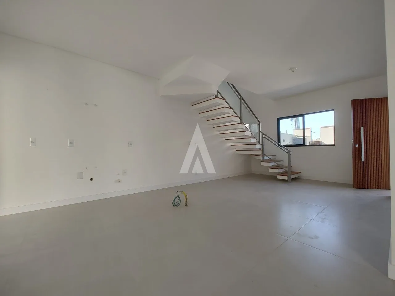 Sobrado Geminado com 1 suíte(s) mais 2 quarto(s) à venda no bairro Costa E Silva em Joinville, por R$ 750.000,00 — foto 3