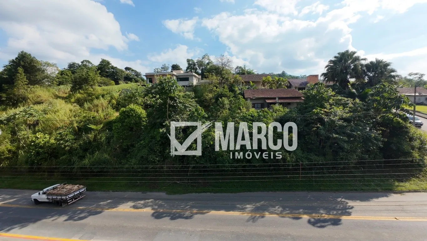 Terreno Amplo com Casa de 3 Quartos no Centro de Pomerode — foto 4