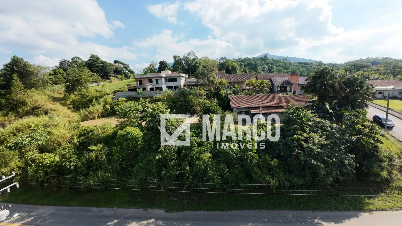 Terreno Amplo com Casa de 3 Quartos no Centro de Pomerode — foto 5