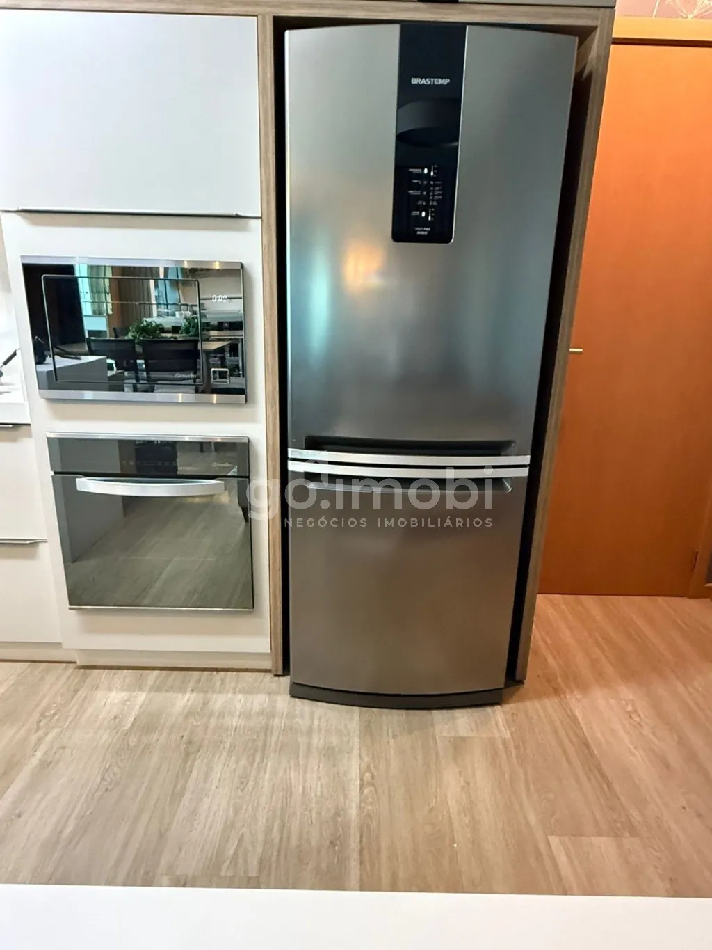 Localizado no Centro de Penha na Praia Alegre. O apartamento é de andar alto, proporcionando uma vista incrível do mar e do horizonte. — foto 4