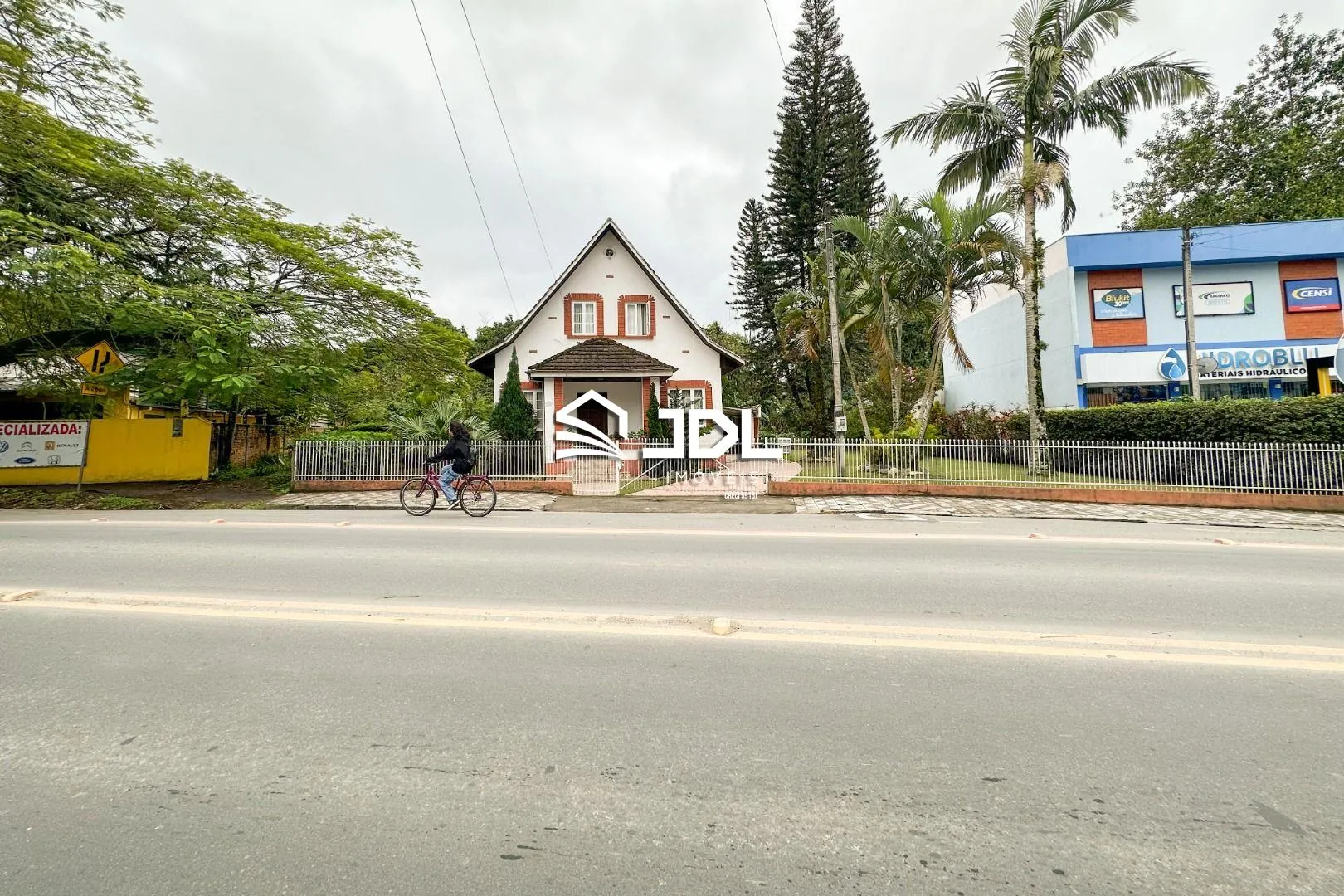Excelente Terreno em Corredor de Serviço no Bairro Velha - foto 1
