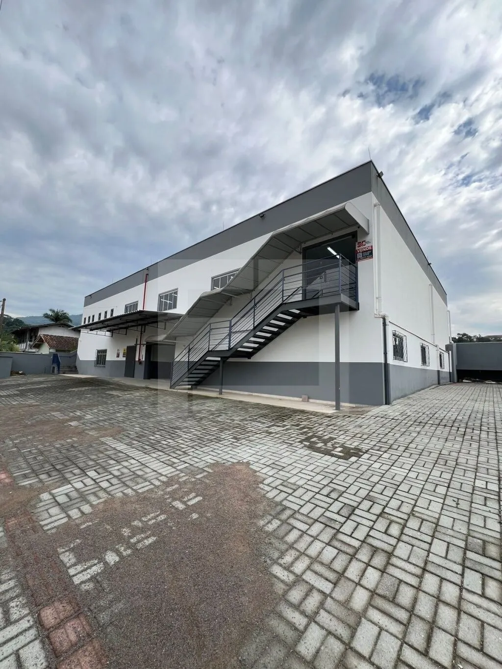 Galpão Comercial/Industrial com Excelente Estrutura em Timbó - SC - foto 1
