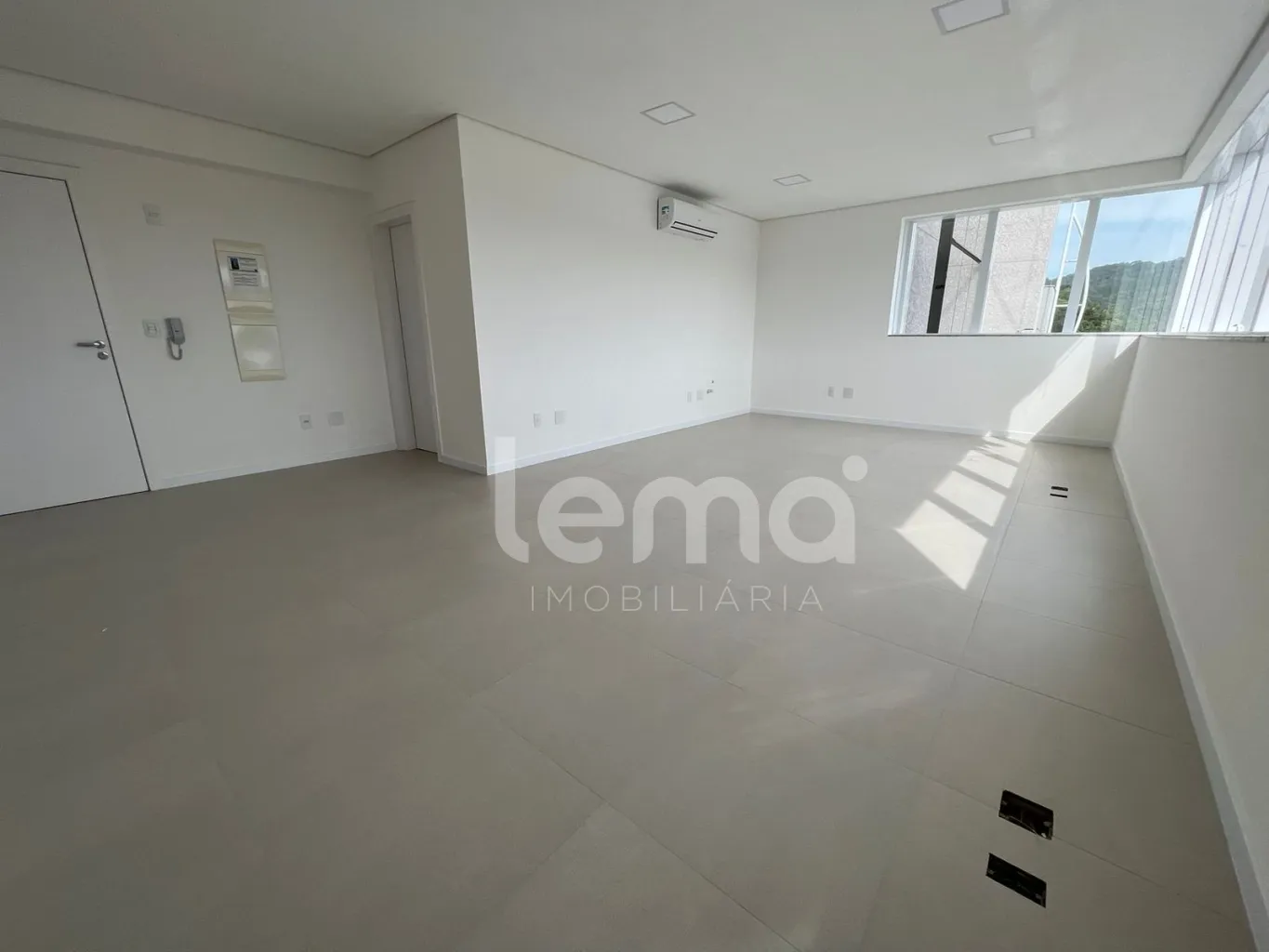 SALA COMERCIAL PARA LOCAÇÃO CENTRO BLUMENAU/SC — foto 3