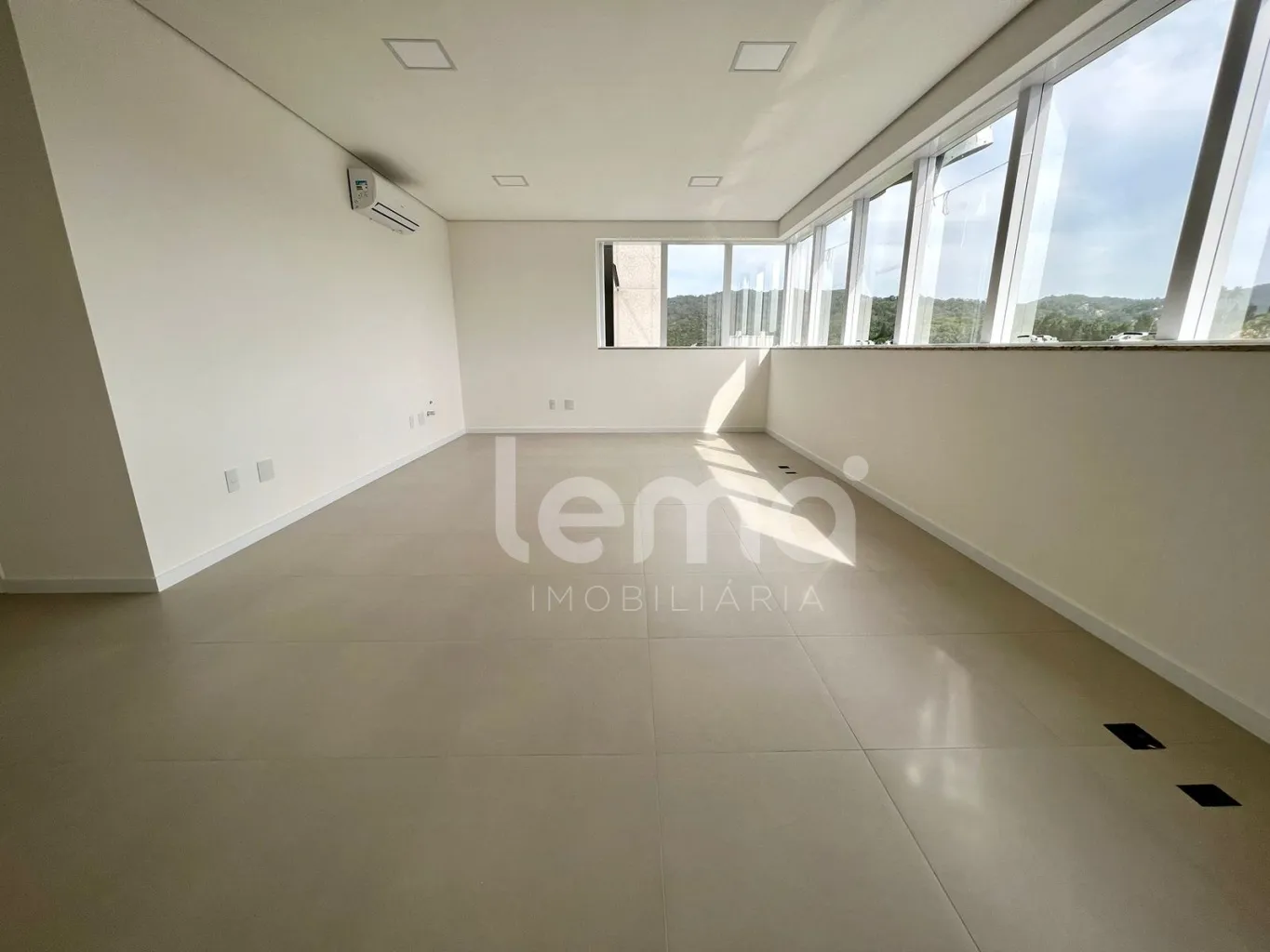 SALA COMERCIAL PARA LOCAÇÃO CENTRO BLUMENAU/SC — foto 4