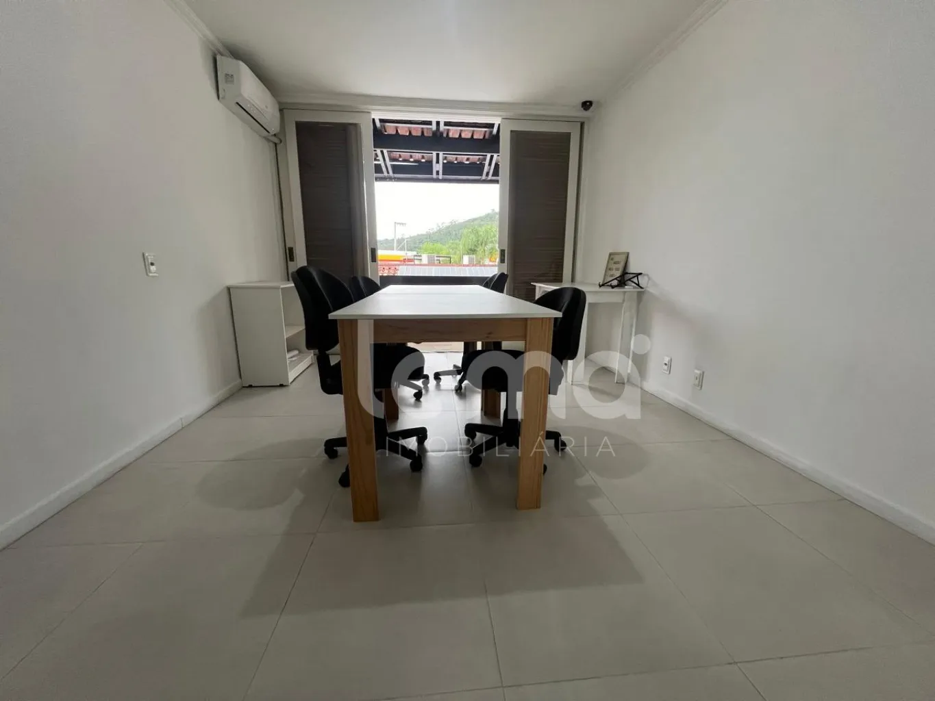 CASA COMERCIAL PARA LOCAÇÃO NO BAIRRO PONTA AGUDA — foto 2