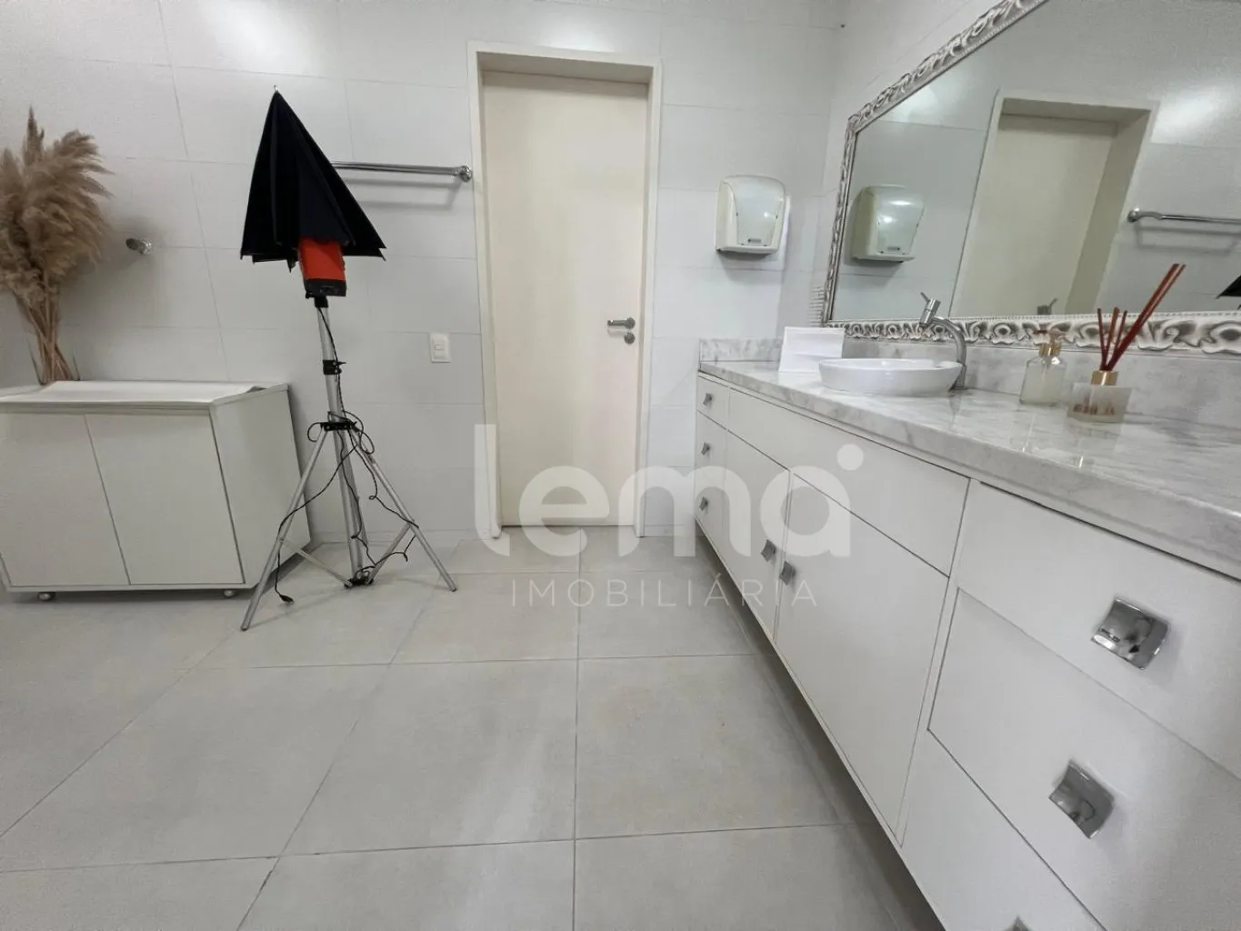 CASA COMERCIAL PARA LOCAÇÃO NO BAIRRO PONTA AGUDA — foto 7