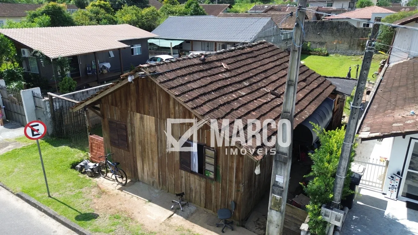 Terreno com Casa de Madeira no Centro de Pomerode — foto 3