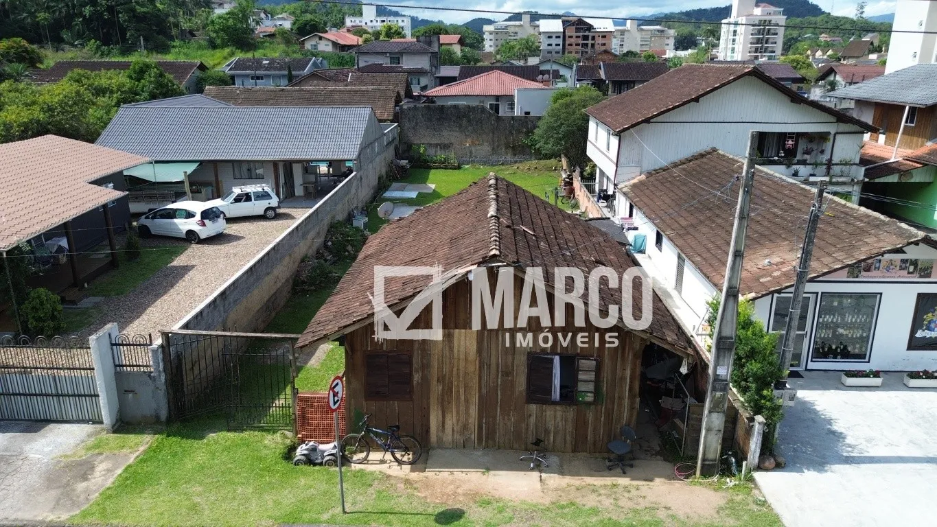 Terreno com Casa de Madeira no Centro de Pomerode — foto 4