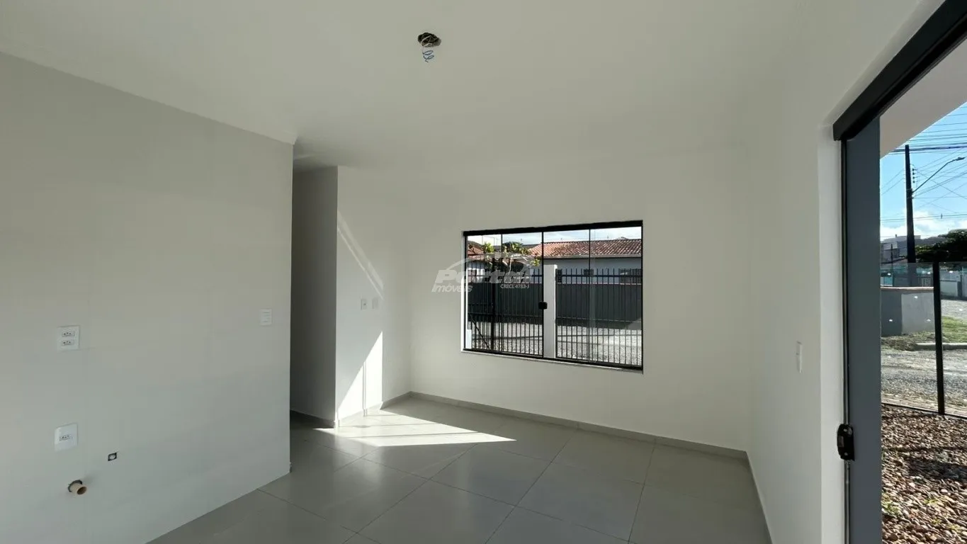 LINDO SOBRADO DE ESQUINA NO ITACOLOMI 500 METROS DA PRAIA — foto 5