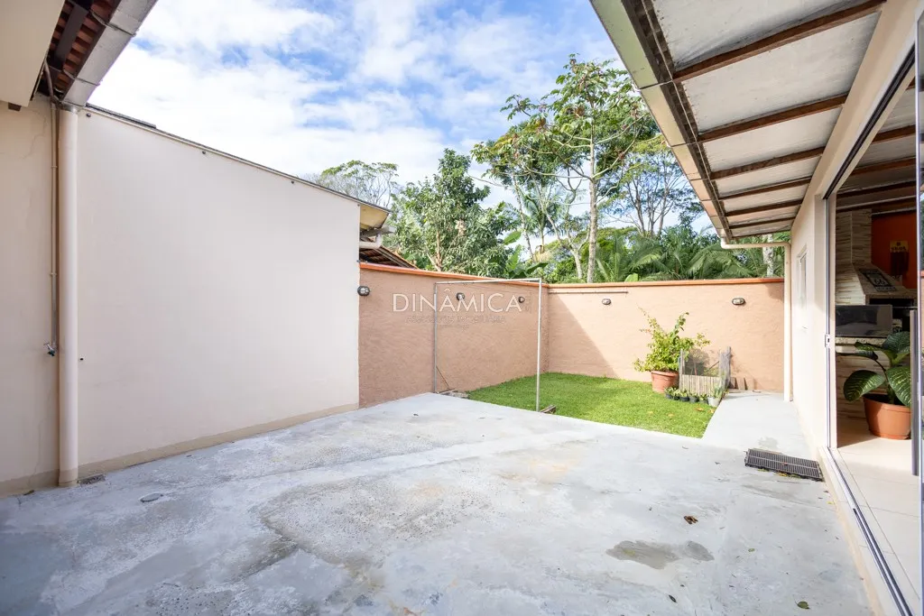 Casa com 4 Dormitórios no Bairro Garcia - Conforto, Tranquilidade e Localização Privilegiada — foto 3