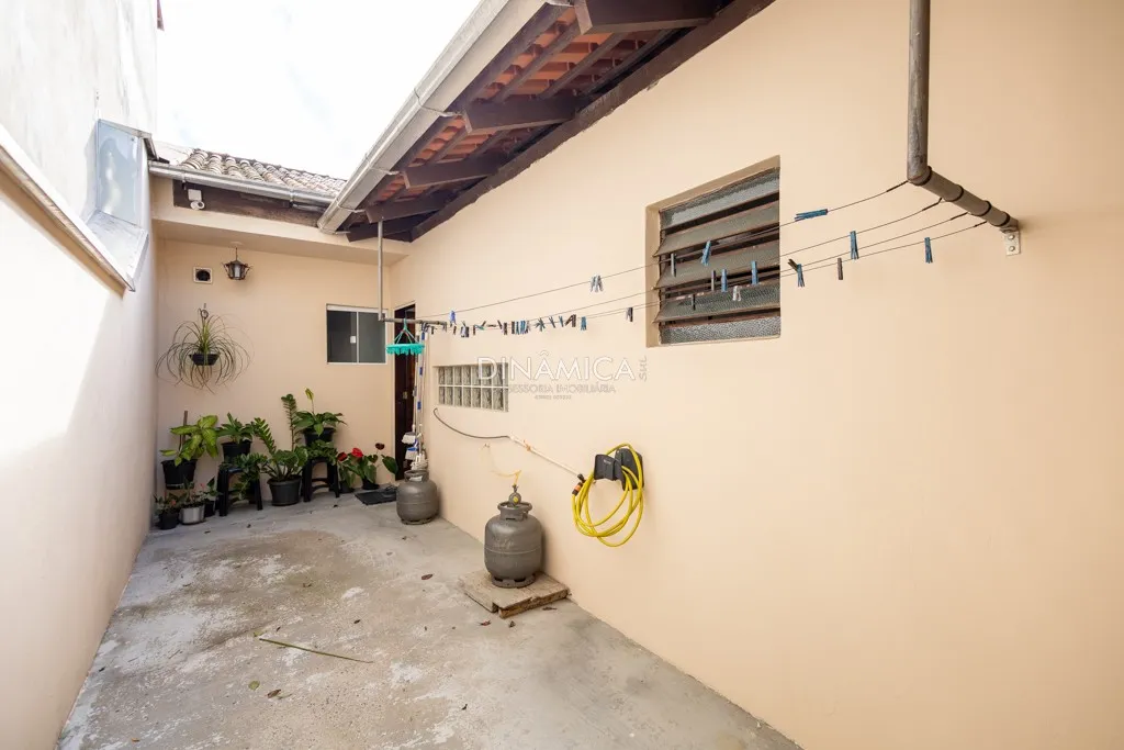 Casa com 4 Dormitórios no Bairro Garcia - Conforto, Tranquilidade e Localização Privilegiada — foto 4