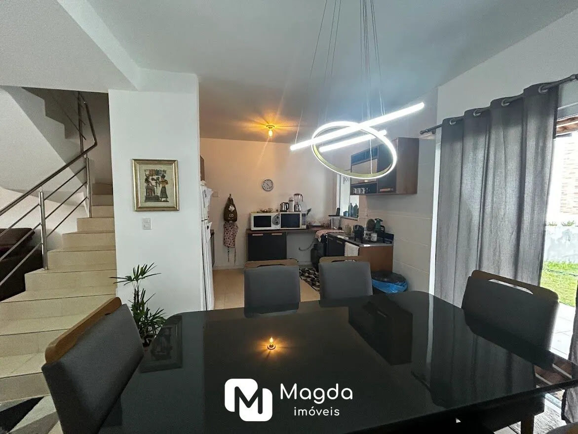 Casa com 3 quartos sendo um deles suíte, com um espaço muito amplo nos fundos e ao lado da Humberto de Campos com 134 m o melhor custo benefício — foto 4