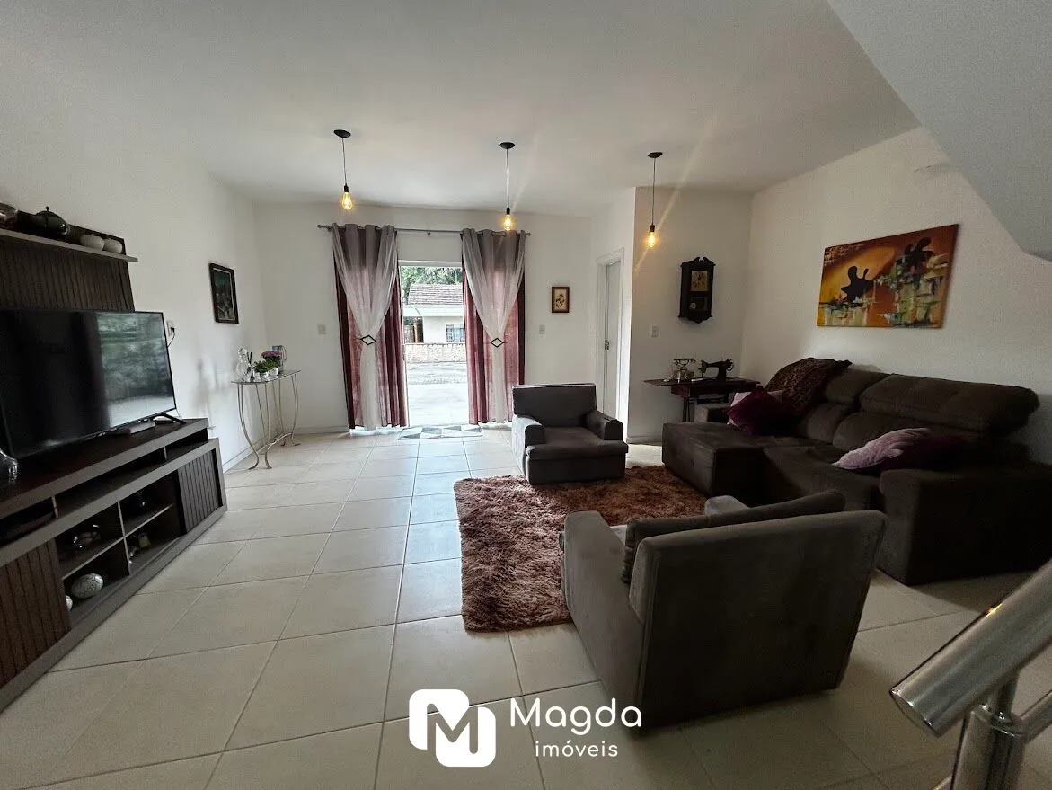 Casa com 3 quartos sendo um deles suíte, com um espaço muito amplo nos fundos e ao lado da Humberto de Campos com 134 m o melhor custo benefício — foto 5
