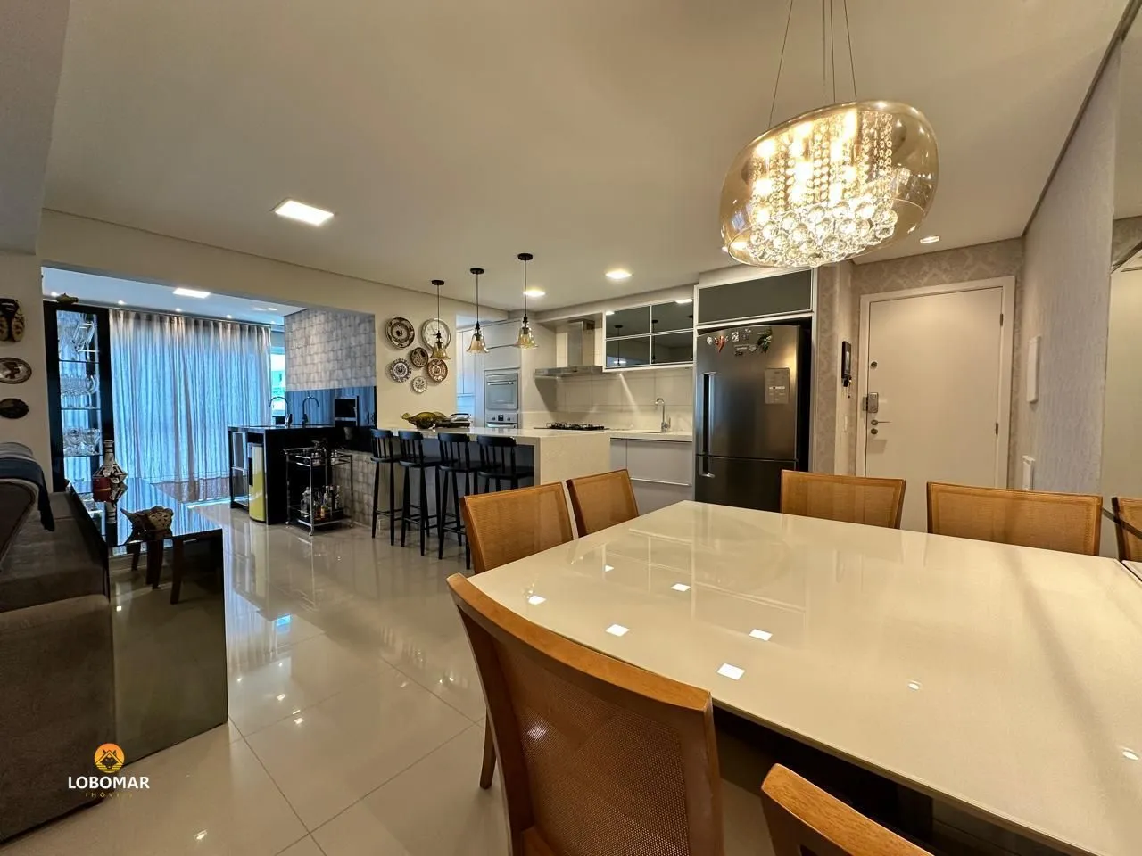 Apartamento mobiliado, em condomínio club de frente para o mar, no Itacolomi, em - foto 1