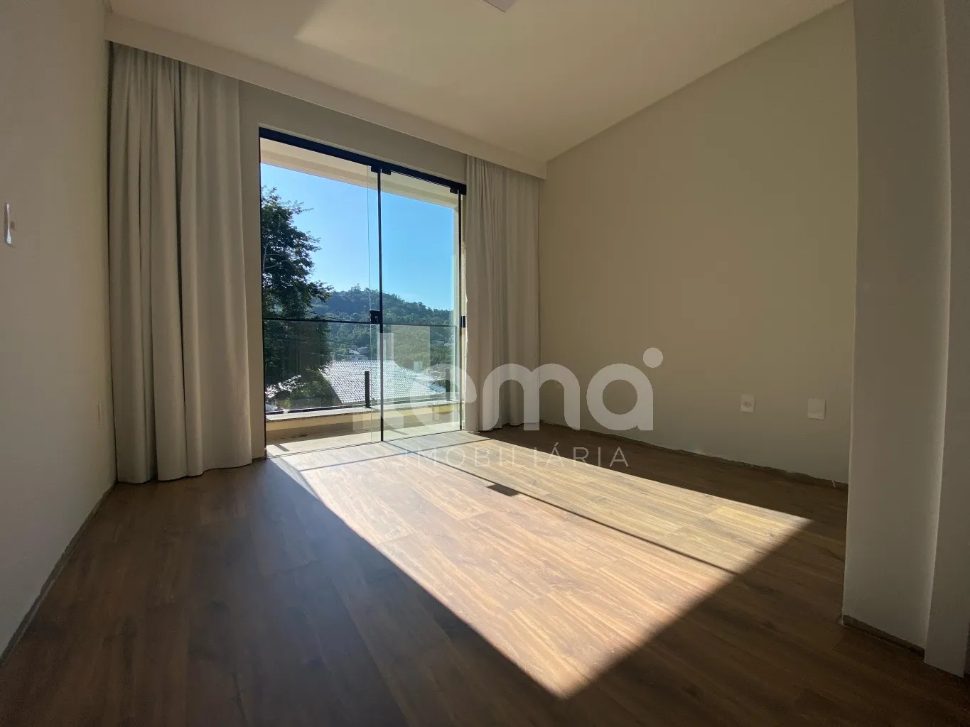 Sobrado com 2 suítes, no bairro Água Verde, em Blumenau. — foto 6